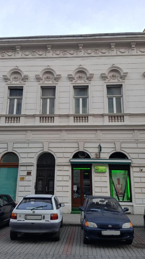 Boutique Apartman I Eger Bagian luar foto